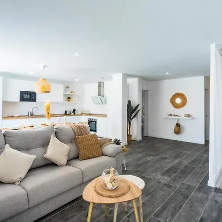 Ada * פוארטו דל כרמן