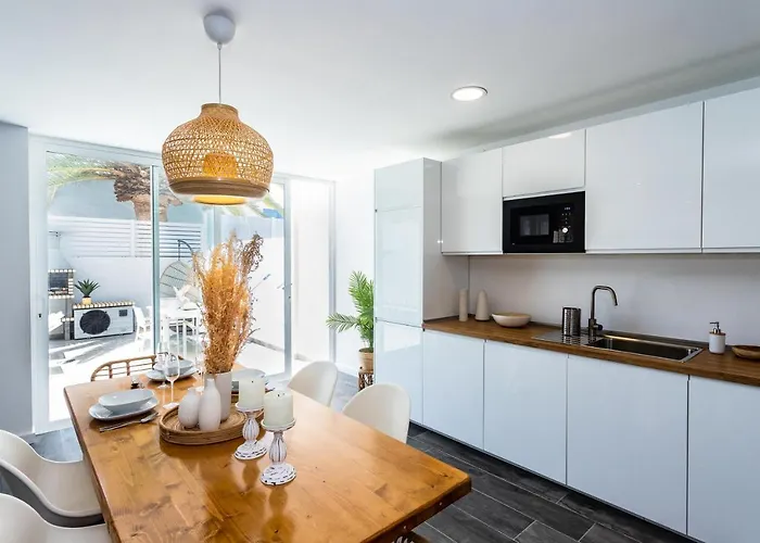 Ada * פוארטו דל כרמן