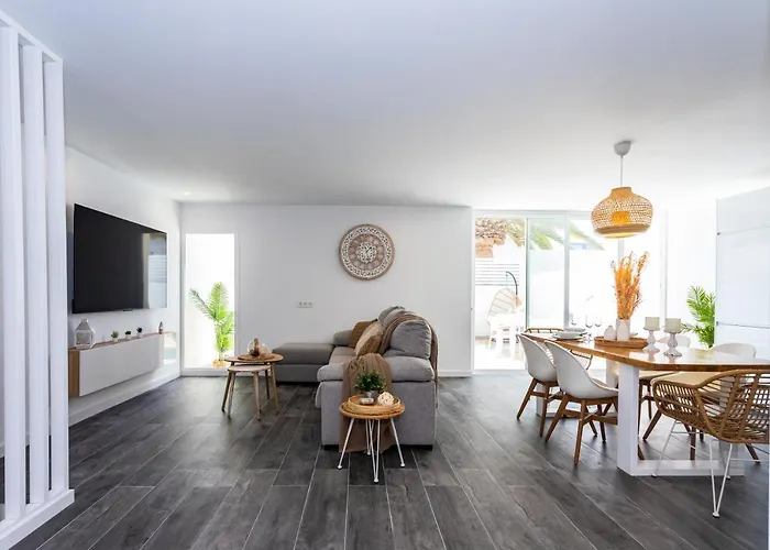 Ada Villa Puerto del Carmen (Lanzarote)