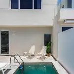 Ada Vila Puerto del Carmen (Lanzarote)