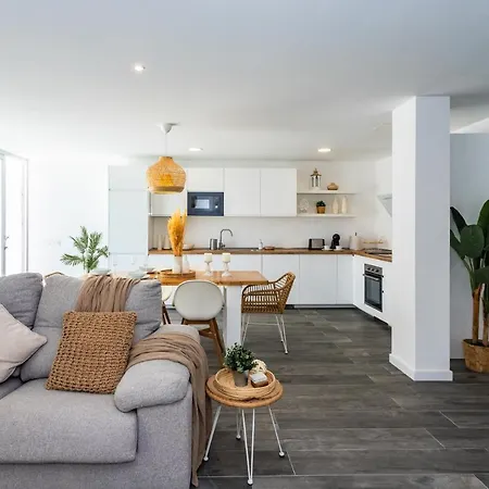 Ada * Puerto del Carmen (Lanzarote)