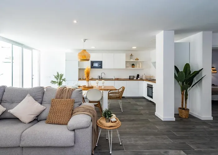 Ada * プエルト・デル・カルメン